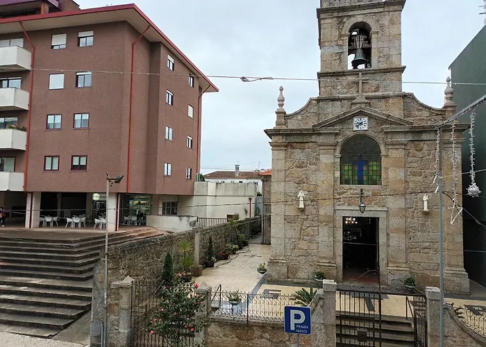Al Em Frente A Capela De Santo Antonio De Vila Nova De Famalicaoの写真