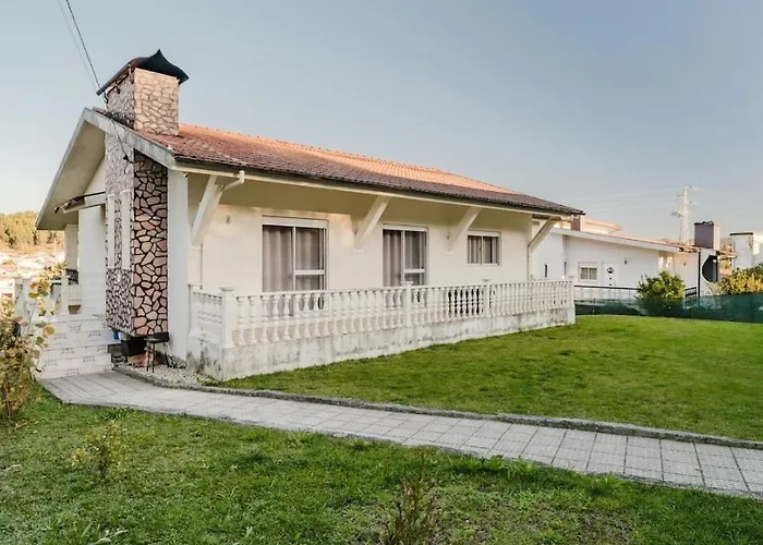 Casa Familiar - Espacosa, Confortavel E Sossegada Pevidem Foto