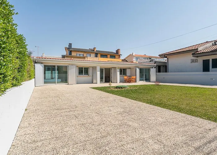 Guestready - Charming Beachside Retreat Mindelo photo
