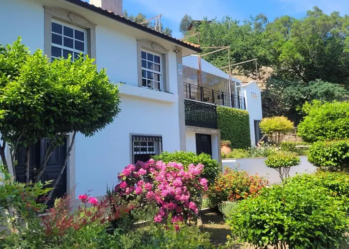 Photo de Villa Quinta Da Xistosa à Foz do Sousa